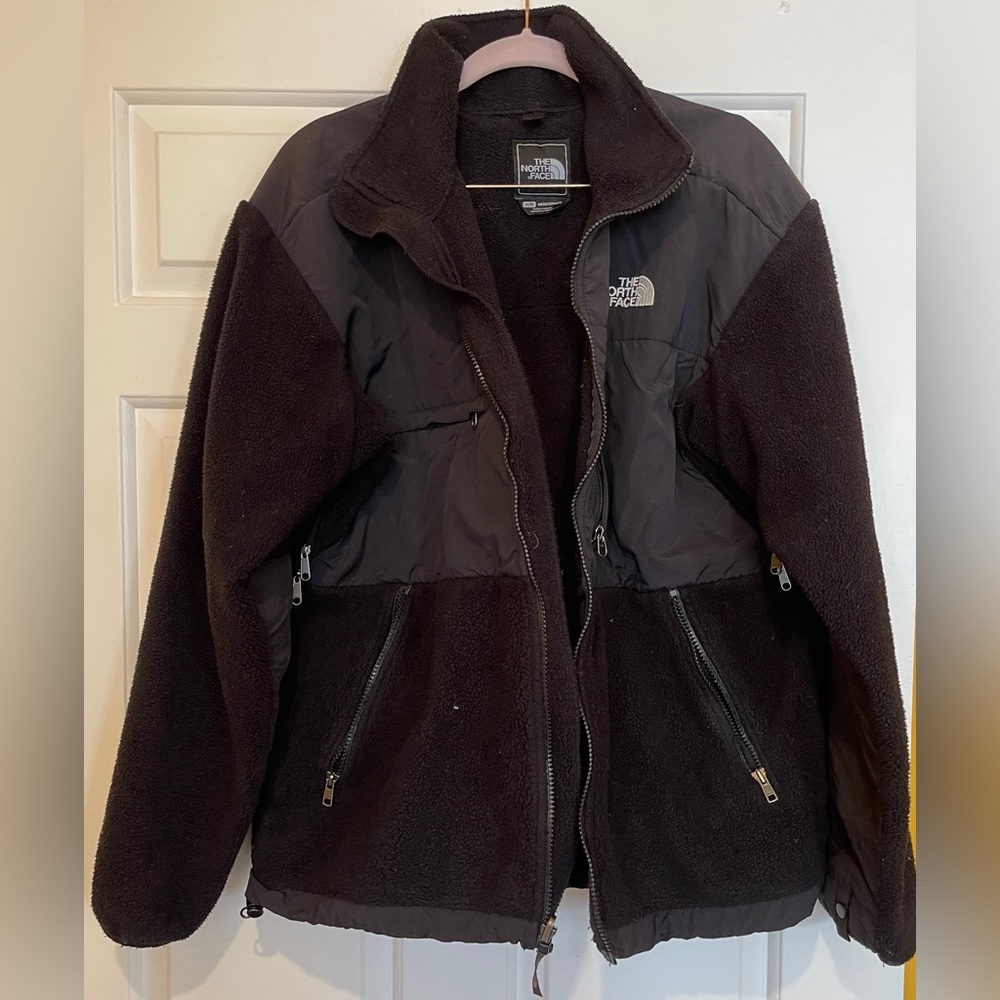 Classic North Face men’s medium black jacket